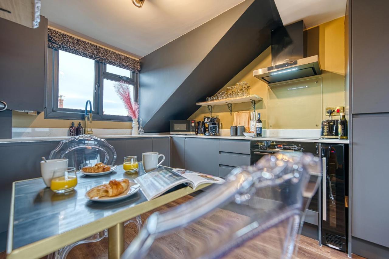 Casa Del Artista - Luxury Apartments, Whitby Eksteriør billede