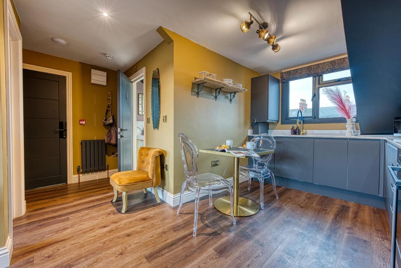Casa Del Artista - Luxury Apartments, Whitby Eksteriør billede